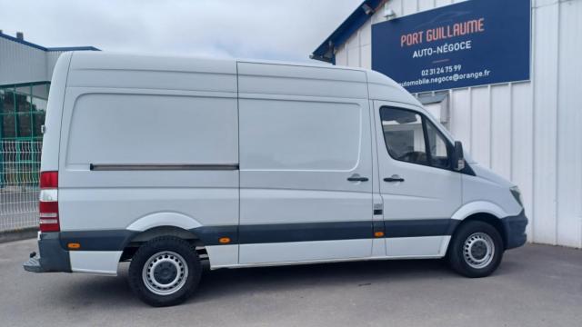 Mercedes Benz Sprinter image 2