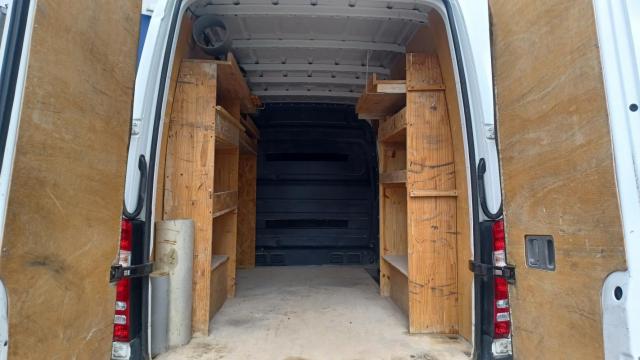 Mercedes Benz Sprinter image 4