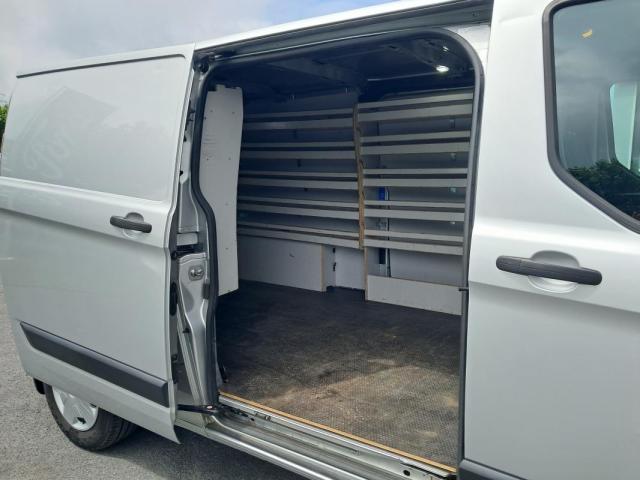 Ford Transit Custom image 2
