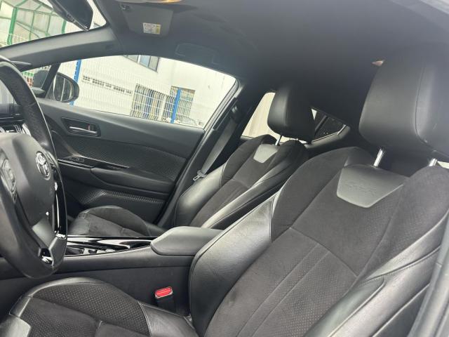 Toyota C-Hr image 6