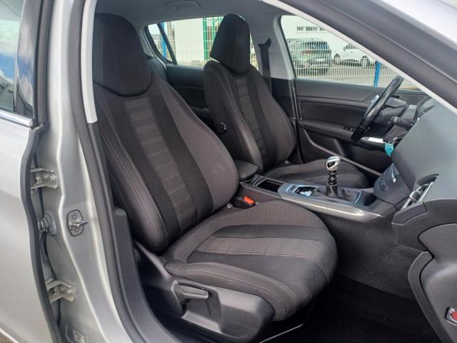 Peugeot 308 image 6