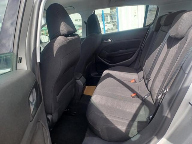 Peugeot 308 image 1