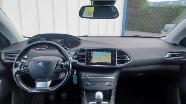 Peugeot 308 image 2
