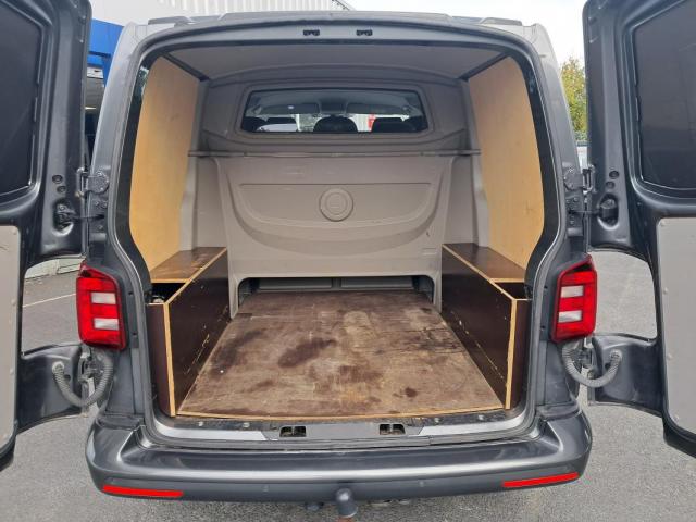 Volkswagen Transporter image 9