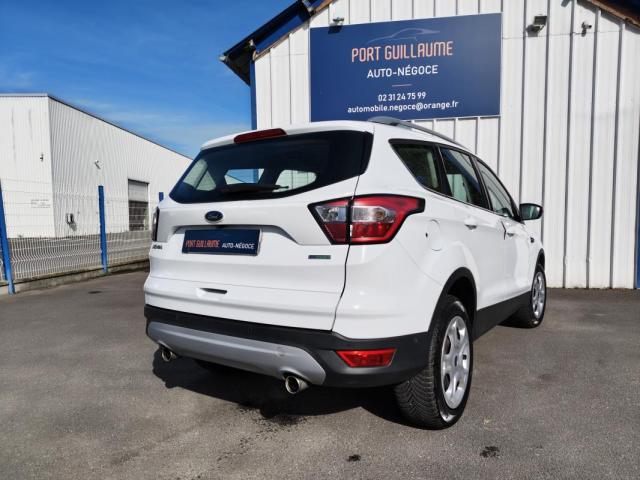 Ford Kuga image 6