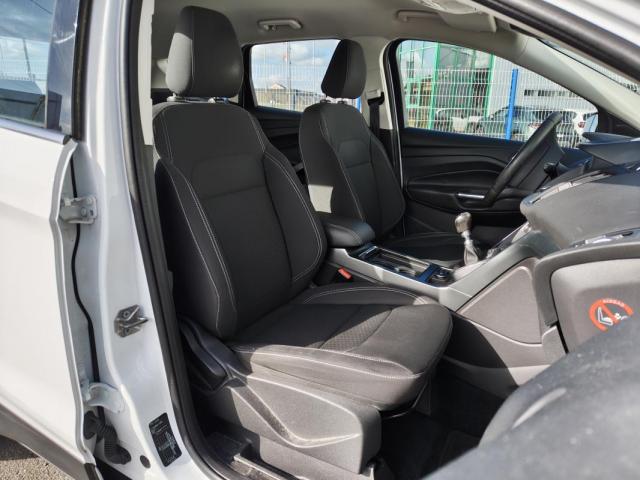 Ford Kuga image 4