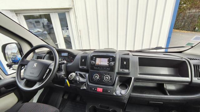 Peugeot Boxer image 2