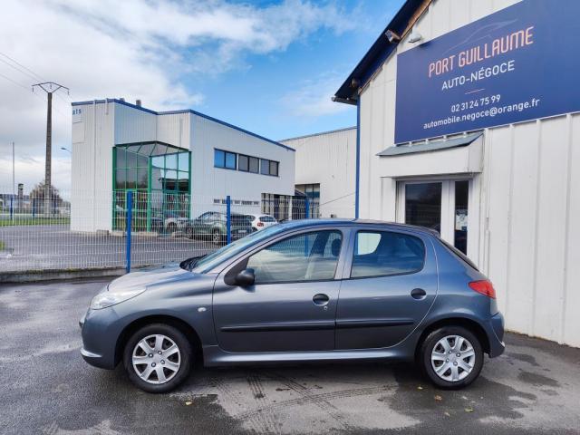 Peugeot 206+ image 6