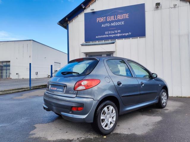 Peugeot 206+ image 3