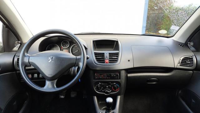 Peugeot 206+ image 5
