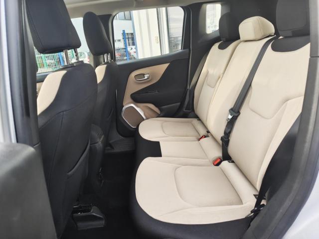 Jeep Renegade image 6