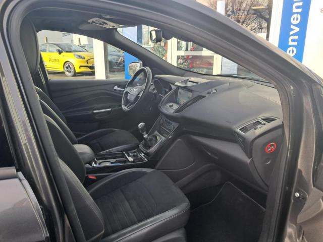 Ford Kuga image 5