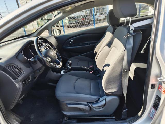 Kia Rio image 2