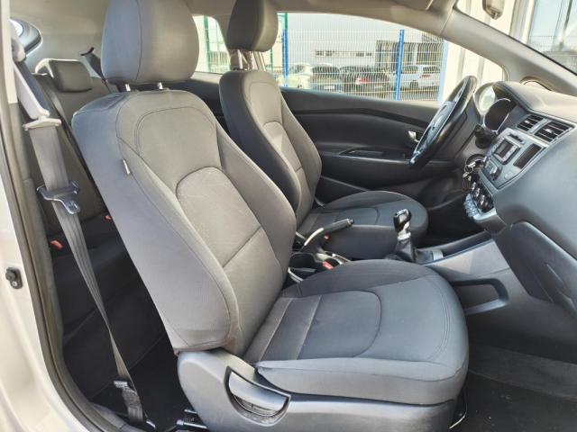 Kia Rio image 8