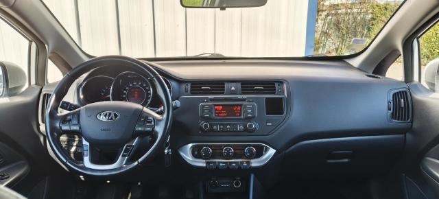Kia Rio image 4