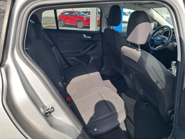 Ford Focus image 8