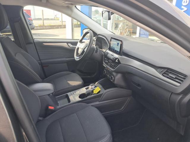 Ford Kuga image 2