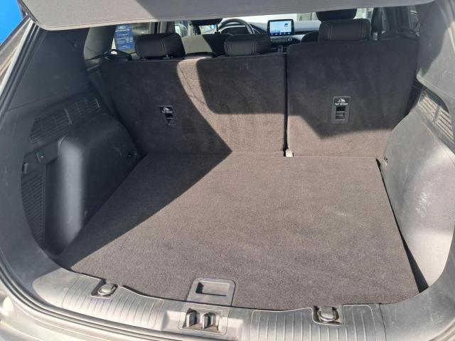 Ford Kuga image 8