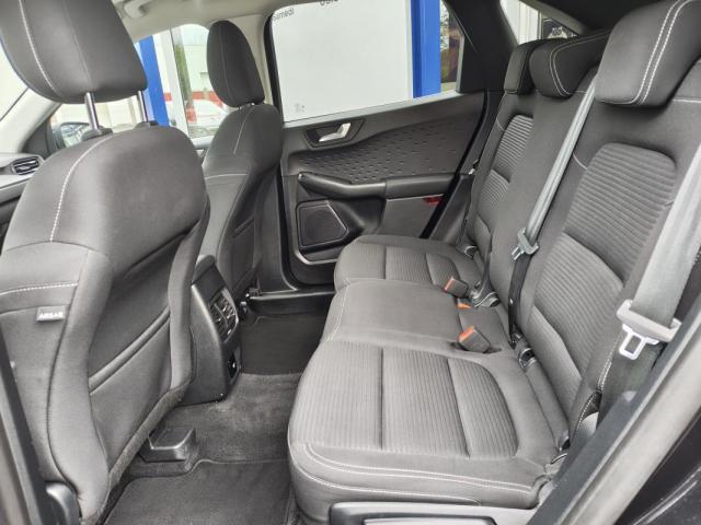 Ford Kuga image 2