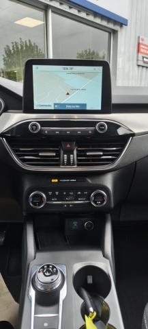 Ford Kuga image 3