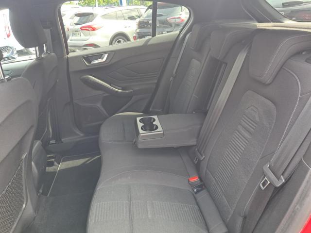 Ford Focus image 9