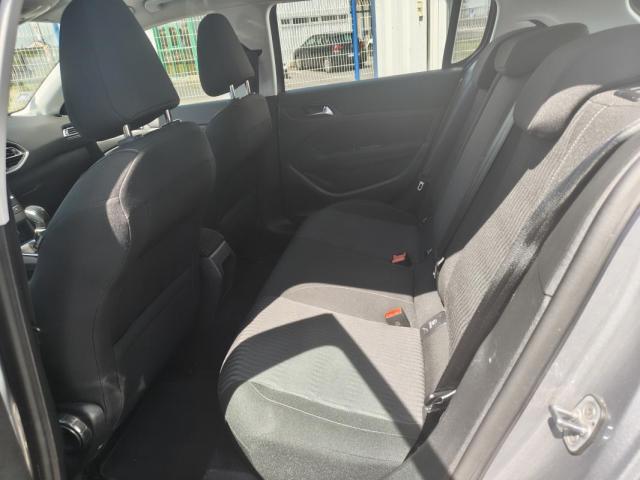 Peugeot 308 image 1