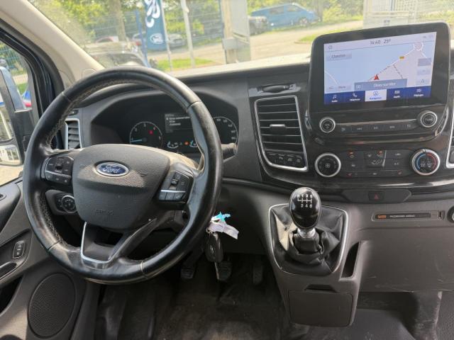 Ford Transit Custom image 2