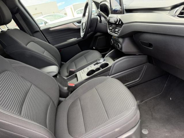 Ford Kuga image 1