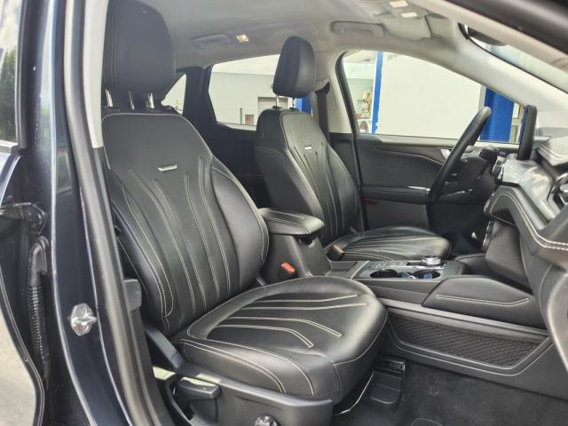 Ford Kuga image 6