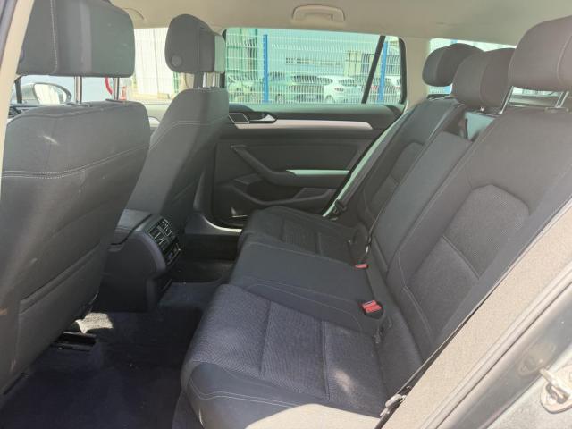 Volkswagen Passat Sw image 8