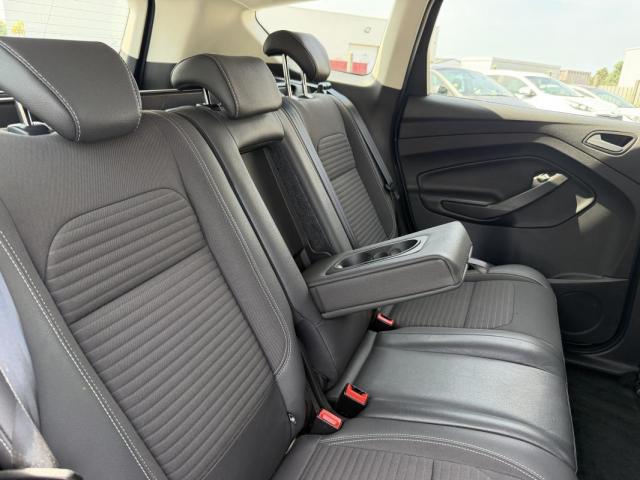 Ford Kuga image 5