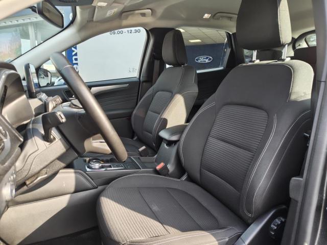 Ford Kuga image 8