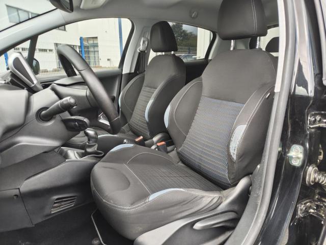Peugeot 208 image 7