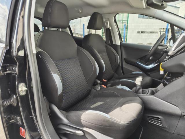 Peugeot 208 image 9