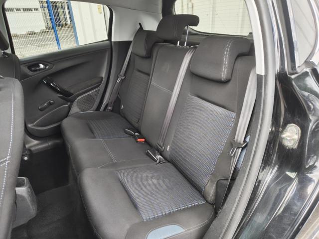Peugeot 208 image 3