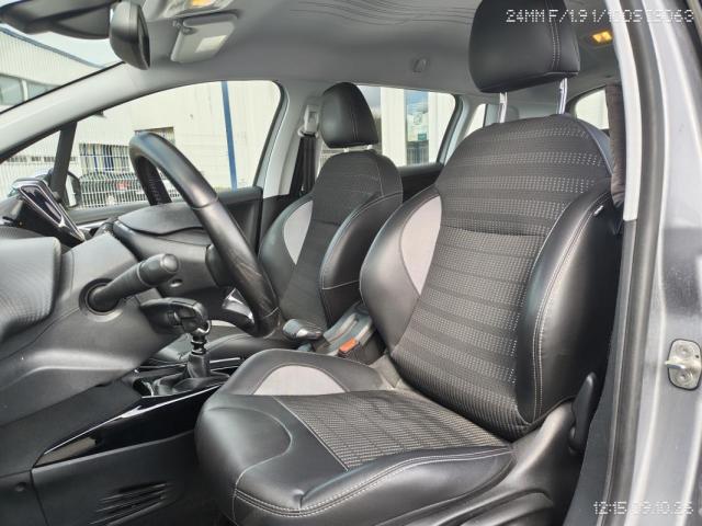 Peugeot 2008 image 9