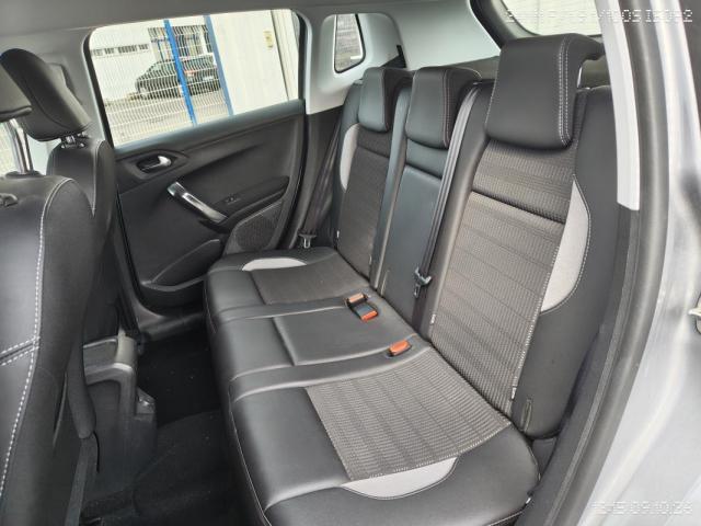 Peugeot 2008 image 2
