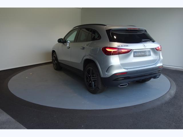 Mercedes Benz Gla image 9
