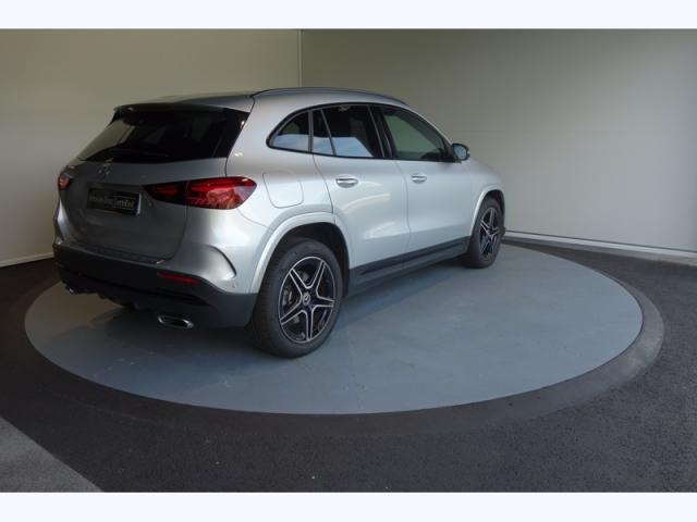 Mercedes Benz Gla image 1