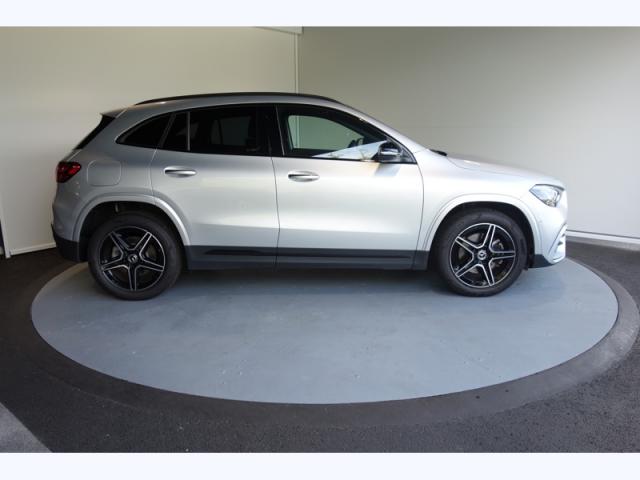 Mercedes Benz Gla image 8