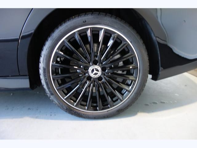 Mercedes Benz Cla image 9