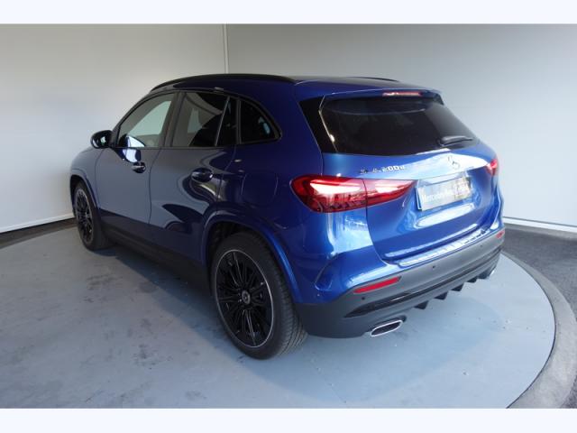 Mercedes Benz Gla image 2
