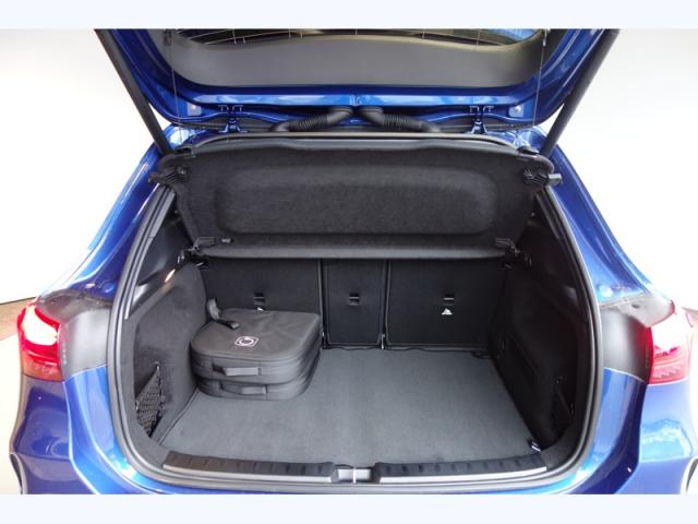 Mercedes Benz Gla image 2