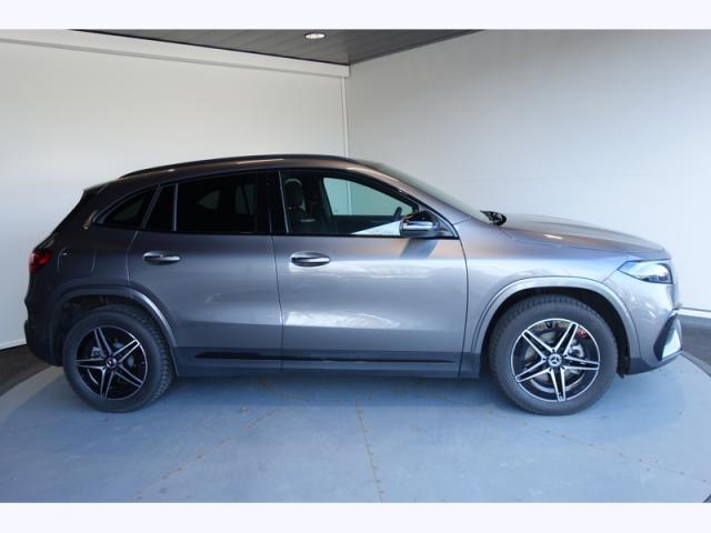 Mercedes Benz Eqa image 8