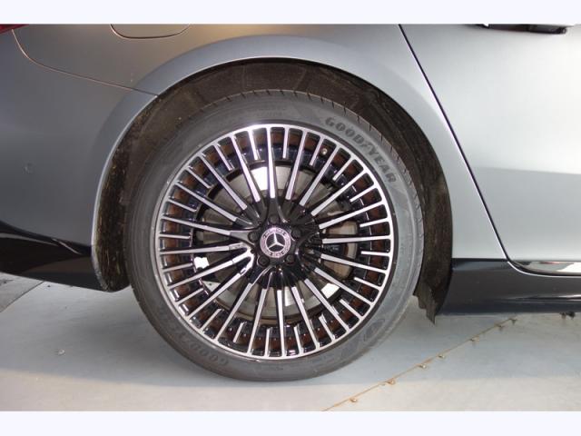 Mercedes Benz Eqs image 9