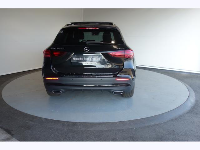 Mercedes Benz Gla image 1