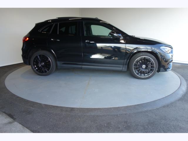 Mercedes Benz Gla image 3