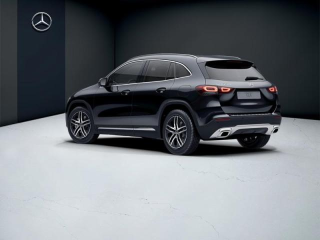 Mercedes Benz Gla image 1