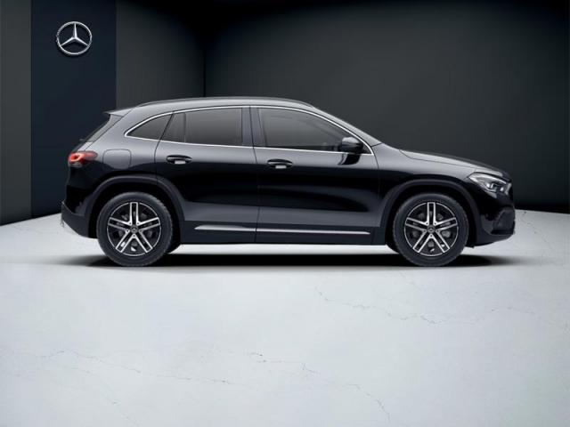 Mercedes Benz Gla image 8
