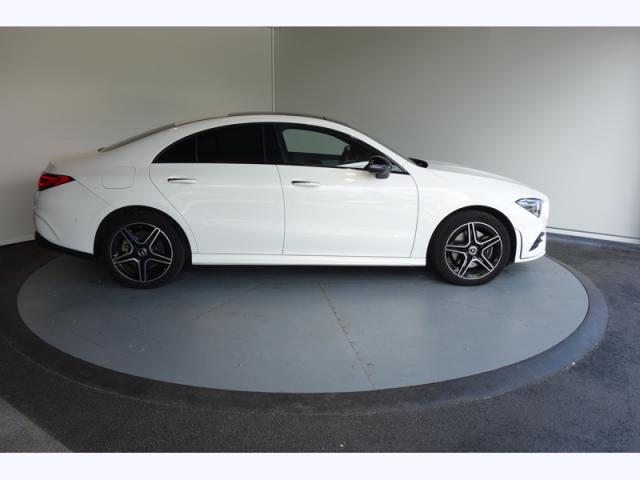 Mercedes Benz Cla image 8